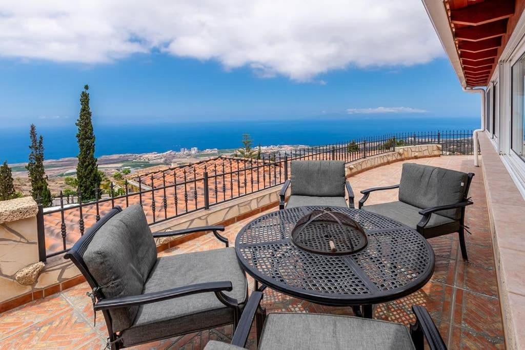 אדחה Villa Carlitos Vistas Al Mar Y A La Montana מראה חיצוני תמונה