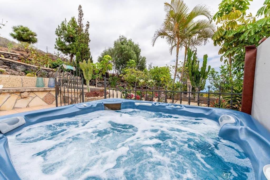 אדחה Villa Carlitos Vistas Al Mar Y A La Montana מראה חיצוני תמונה
